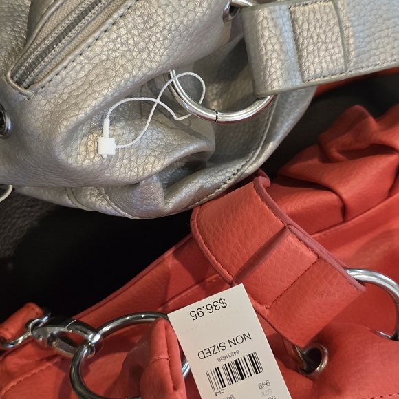 Purses - Picture 4 of 4